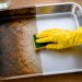 Como limpar gordura queimada da assadeira com apenas 3 ingredientes