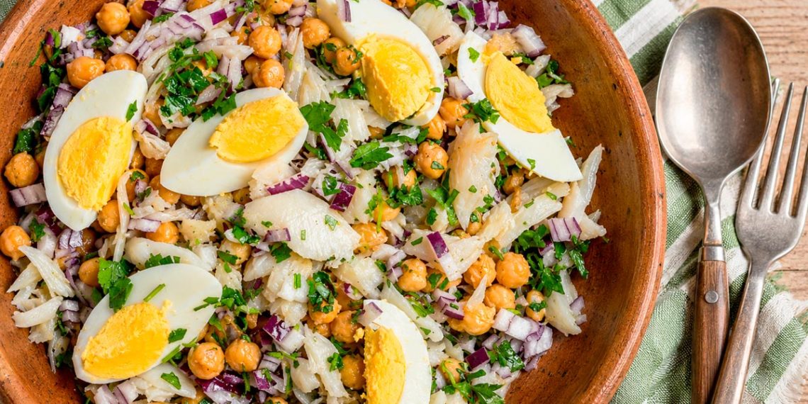 Bacalhau com grão à portuguesa: a receita tradicional