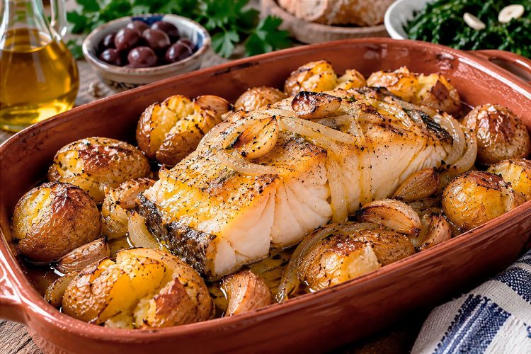 Bacalhau à Lagareiro com batatas a murro: receita tradicional