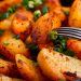 Batatas assadas perfeitas: o truque dos chefs para ficarem estaladiças por fora e cremosas por dentro Batatas assadas perfeitas: o truque dos chefs para ficarem estaladiças por fora e cremosas por dentro