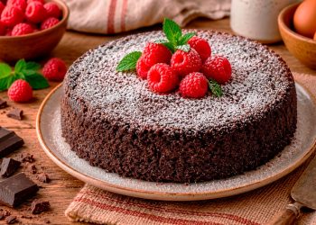 Bolo de Chocolate na Air Fryer: receita fácil, rápida e muito fofinha