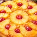 Bolo de ananás com caramelo húmido e fofo Bolo de ananás com caramelo húmido e fofo