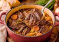 Carne estufada à moda antiga: receita da avó que se desfaz à colher