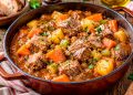 Como fazer carne estufada tenra e suculenta: os segredos para ficar a desfazer-se