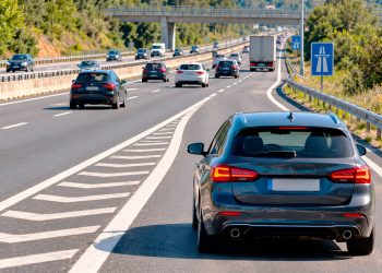 1250€ de multa e 4 pontos perdidos: muitos condutores fazem isto na autoestrada