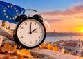 A UE quis acabar com a mudança da hora, mas Portugal continua a atrasar e adiantar os relógios: saiba porquê A UE quis acabar com a mudança da hora, mas Portugal continua a atrasar e adiantar os relógios: saiba porquê