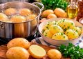 Como cozer batatas na perfeição: tempos certos para fogão e micro-ondas Como cozer batatas na perfeição: tempos certos para fogão e micro-ondas