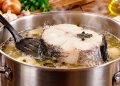 Como cozer pescada congelada: tempo de cozedura e dicas essenciais