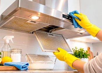 Como limpar o exaustor corretamente por dentro e por fora: guia completo
