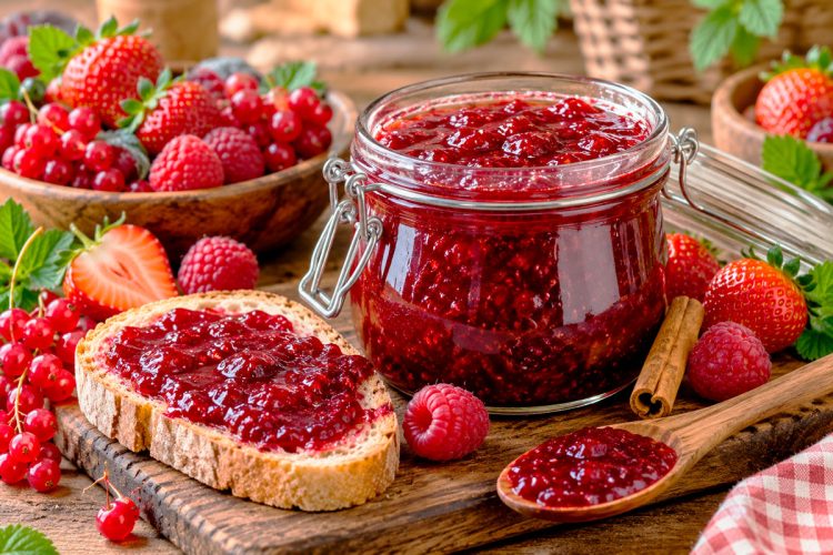 Compota de Frutos Vermelhos: receita caseira muito fácil