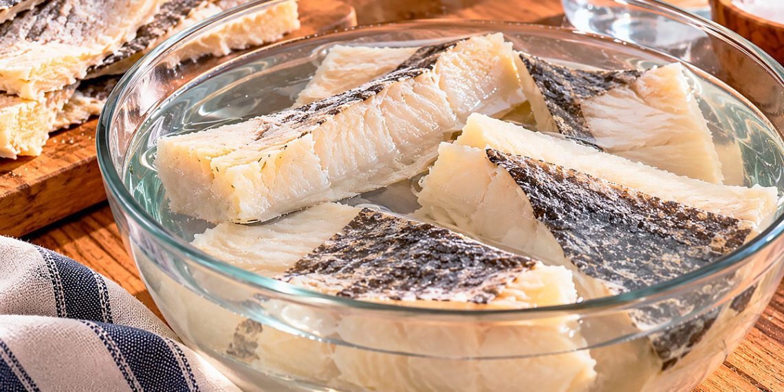 Demolhar bacalhau em 3 horas? O truque da couve que poucos conhecem