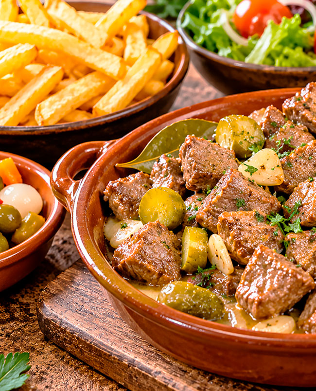 Pica-pau à portuguesa: receita fácil e cheia de sabor Pica-pau à portuguesa