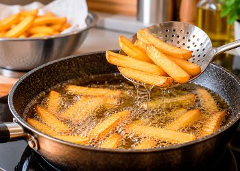 Será seguro voltar a fritar em óleo que já foi usado? Saiba quando o deve deitar fora