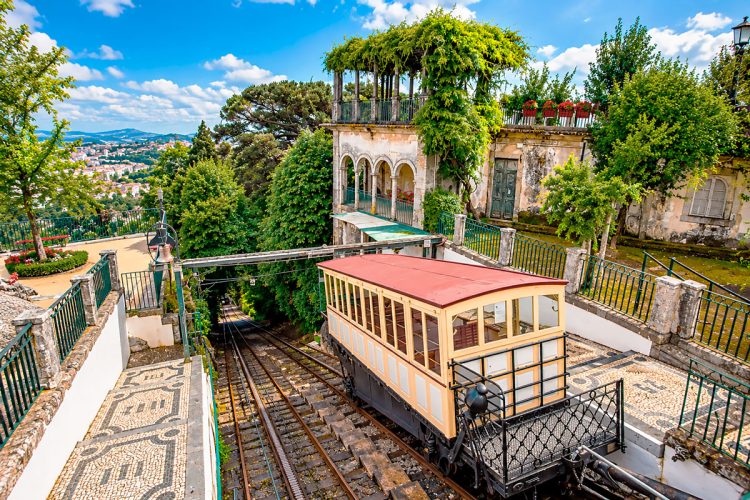 Tem 144 anos e é único no mundo: o extraordinário elevador do Bom Jesus de Braga