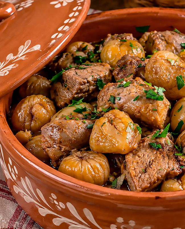 Carne de porco com castanhas à transmontana