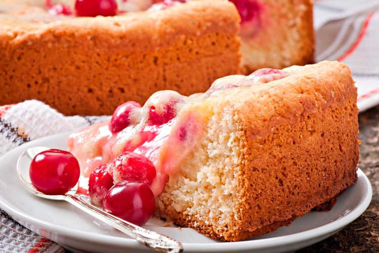 Bolo de iogurte grego húmido e fofinho Bolo de iogurte grego húmido e fofinho