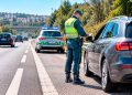 600€ de multa: leva isto no carro, mas pode estar a usá-lo mal sem saber