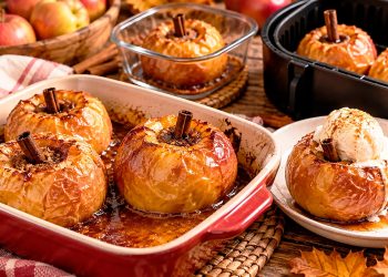 Como fazer maçãs assadas: no forno, na air fryer e no micro-ondas