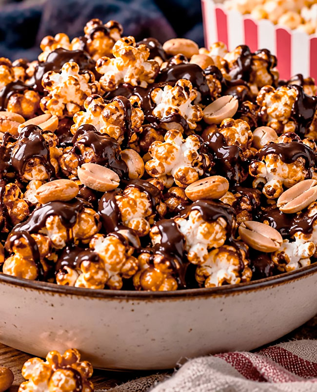 Pipocas caramelizadas com chocolate