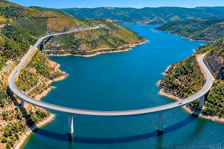 A duas horas do Porto, esta ponte é uma das mais bonitas do Norte de Portugal A duas horas do Porto, esta ponte é uma das mais bonitas do Norte de Portugal